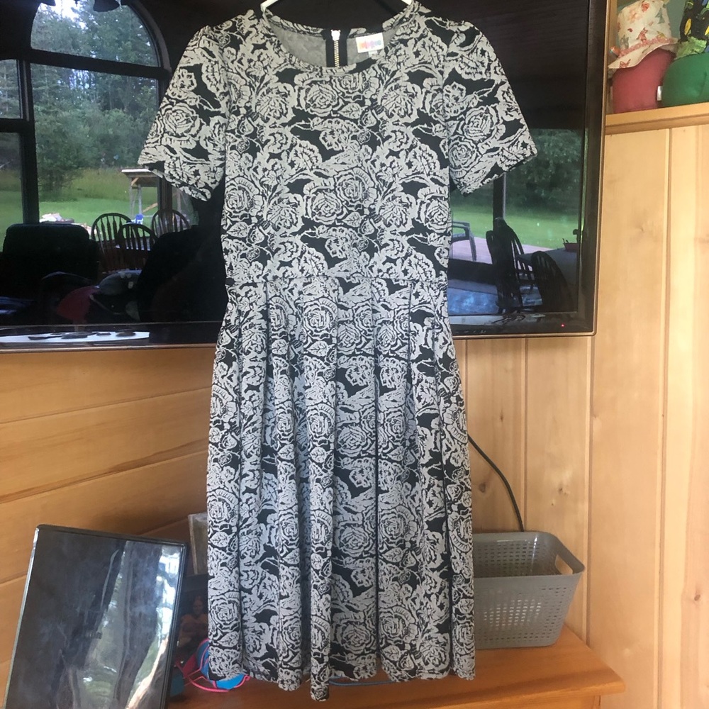Lularoe dress size small.  Has pockets
